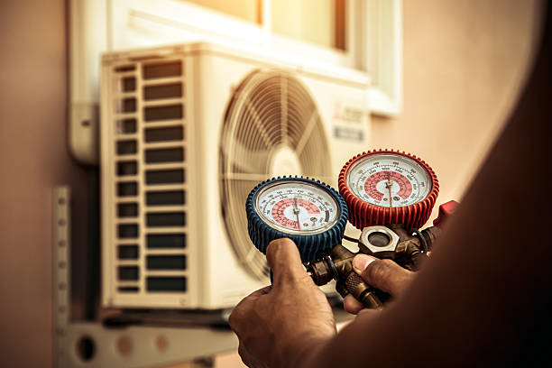 Professional Hvac technician working in Saline, MI